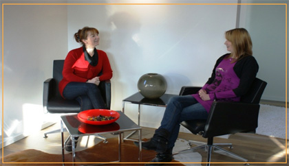 Foto Vorgespräch zur Klangmassage